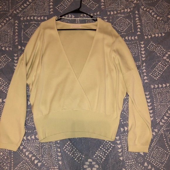 Urban outfitter Erin surplus sweater - Picture 2 of 3